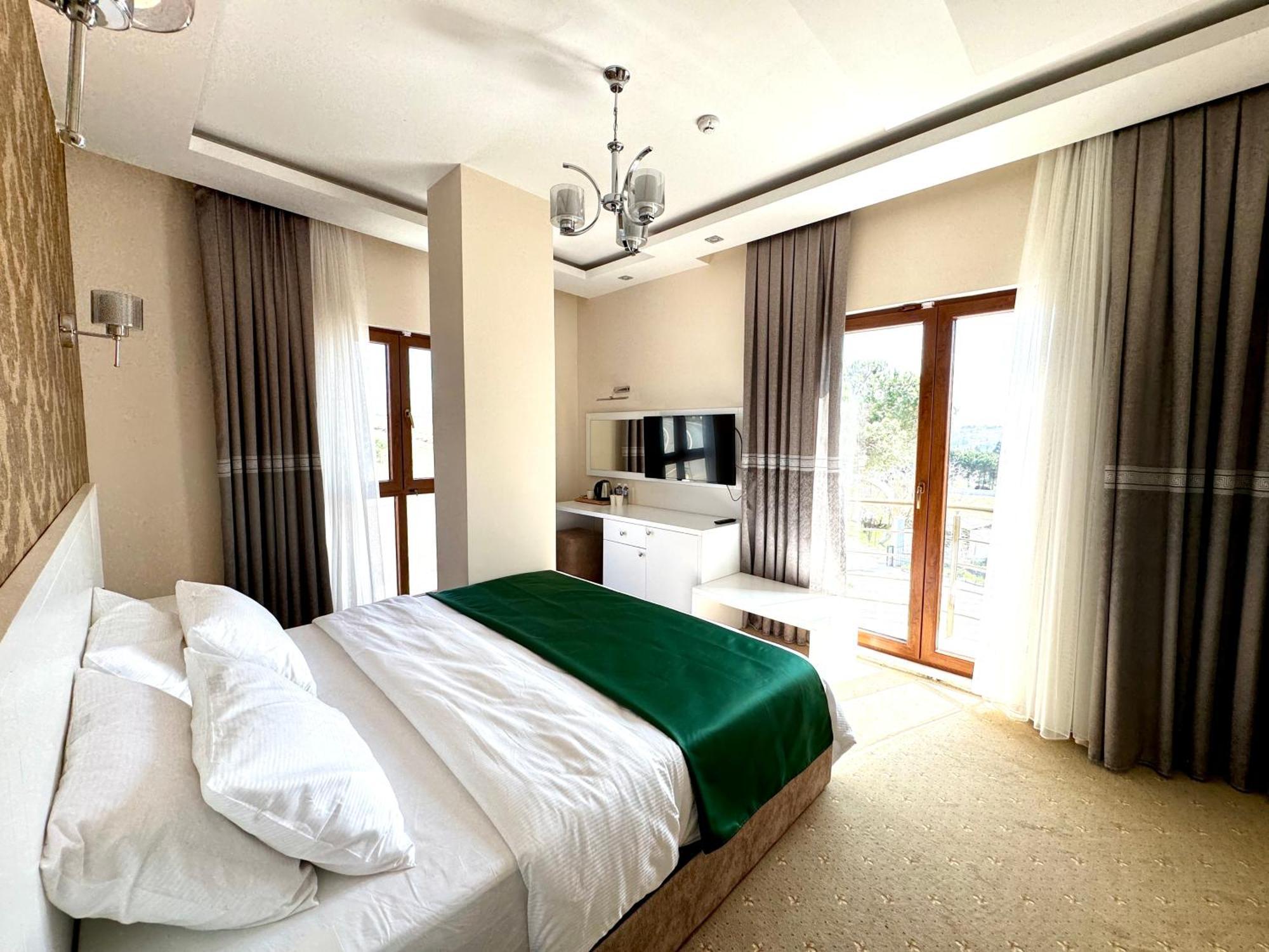 Green Roof Hotel & Spa Terkos Extérieur photo